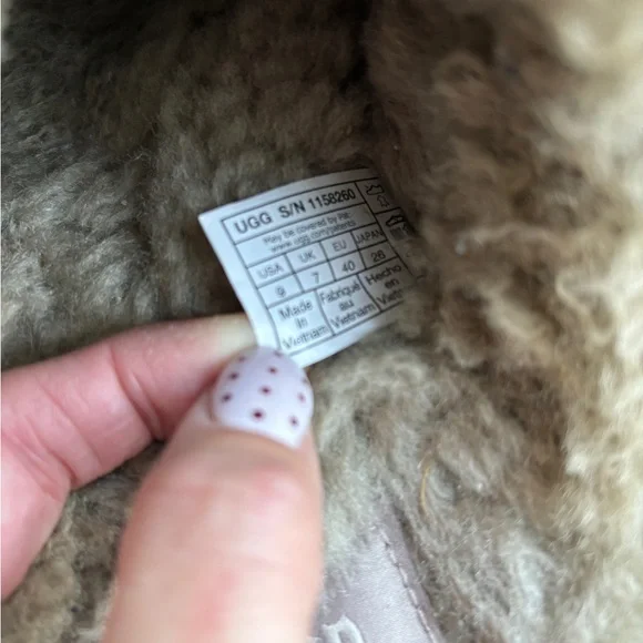 UGG Moccasin - Picture 5 of 12